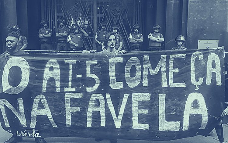 Manifestantes denunciam ação policial resultou na morte de nove jovens frequentadores do baile funk em Paraisópolis, em São Paulo (SP)