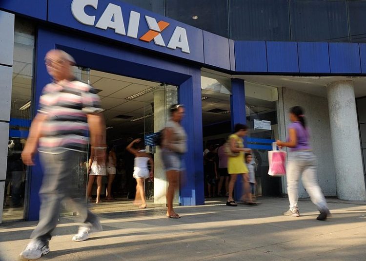 Banco e a população: impossível encontrar um cidadão que não tenha alguma relação com a Caixa