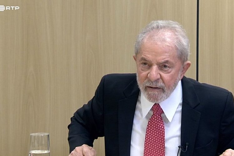 Lula: "Estou aqui tentando mostrar para o Brasil e o mundo como os novos golpes se dão na América Latina no século 21"