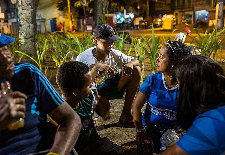 O debate e formulação de políticas sobre drogas com participação social veio no processo de redemocratização do país.