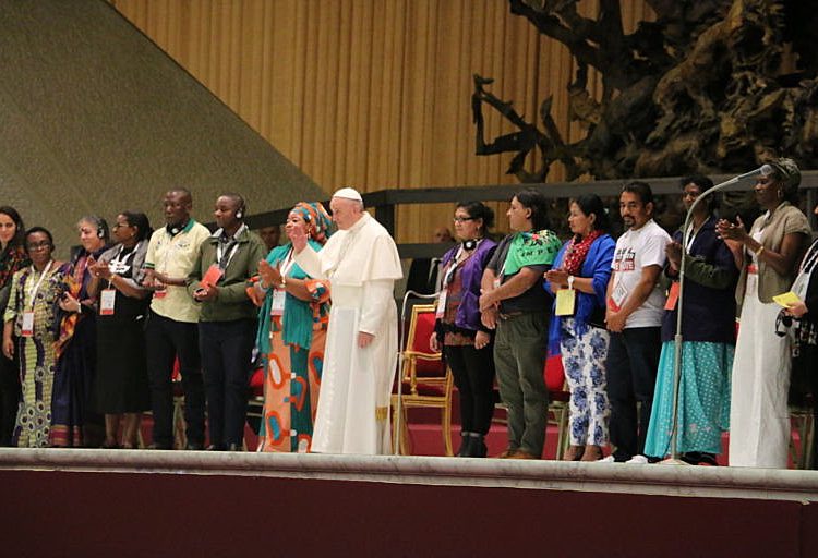 Encontros entre o Papa Francisco e movimentos populares tiveram início em 2013