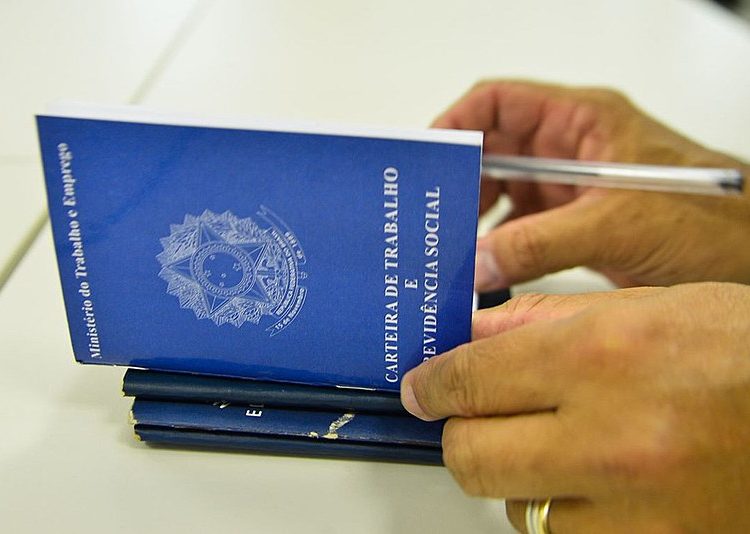 Profissionais sem o registro encontram dificuldades em conseguir emprego