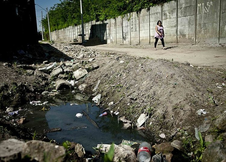 Vinte e sete milhões de mulheres no Brasil não têm acesso adequado à infraestrutura sanitária ou saneamento básico.