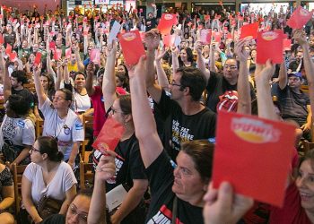 Municipários aprovaram suspensão da greve em assembleia geral realizada na Casa do Gaúcho