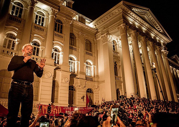 No fundo, há um medo das elites nacionais por trás da perseguição ao ex-presidente. Afinal, Lula simboliza a principal saída para o Brasil