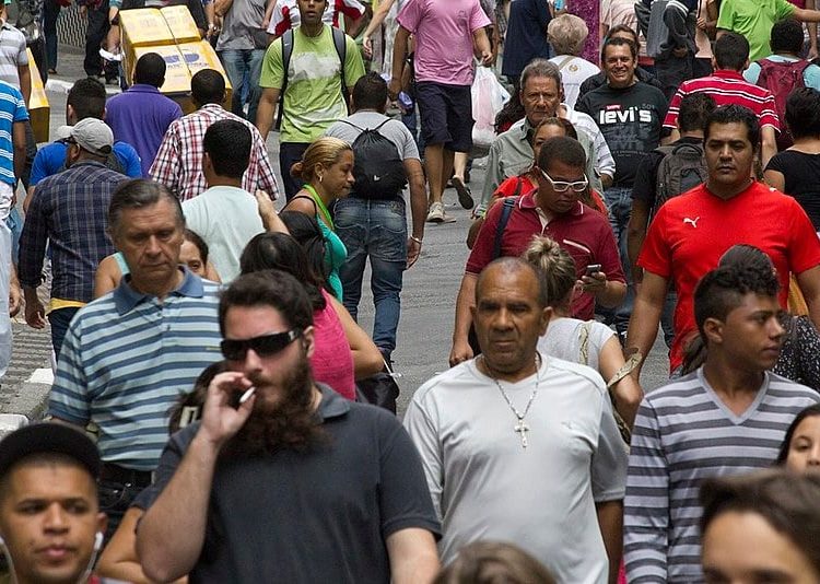 De 2002 a 2016 havia redução na desigualdade de renda conforme a medição apresentada pelo índice de Gini