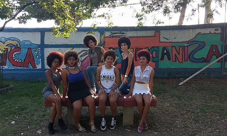 Estudantes do Rio ganham prêmio com projeto que valoriza cabelo black