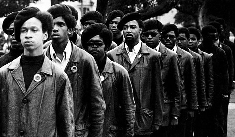 The Black Panthers: Vanguard of the Revolution, documentário de 2015, conta a história do movimento revolucionário estadunidense