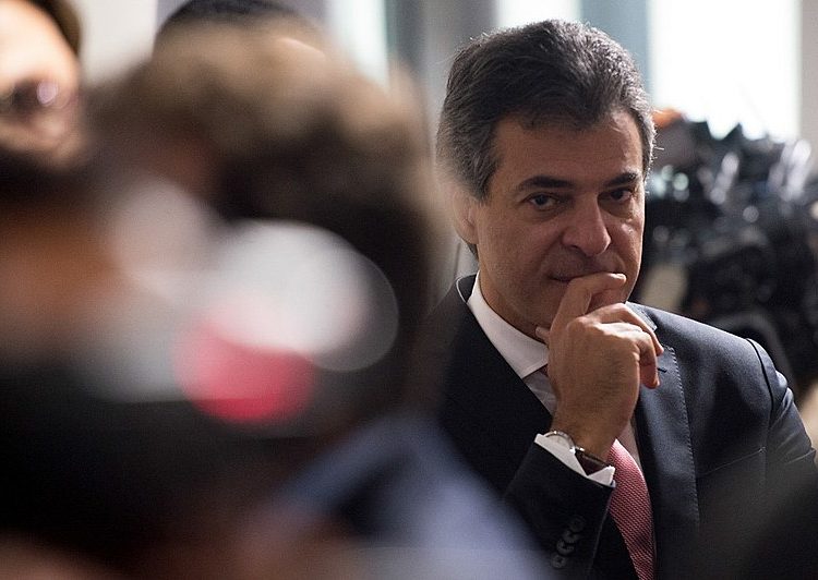 Política do governo Beto Richa onerou o cidadão para distribuir lucros e dividendos para acionistas privados