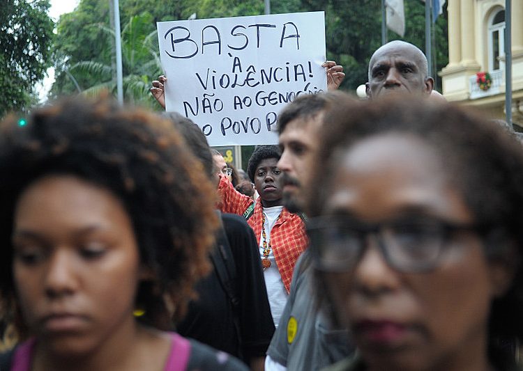 Segundo o autor do livro "Quando a Polícia Mata", 99% dos casos são arquivados