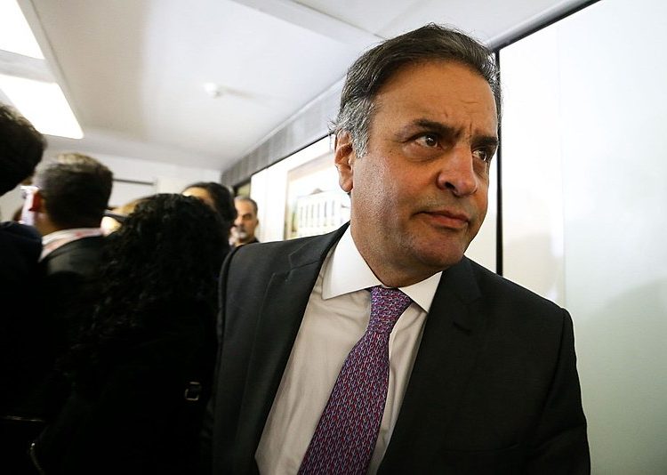 Aécio é denunciado pelos crimes de obstrução da Justiça e corrupção passiva
