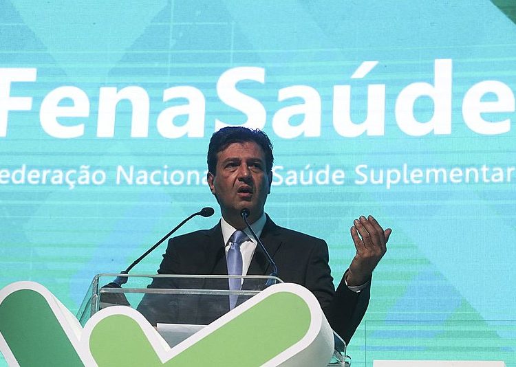 O ministro Mandetta durante evento dos operadores privados de saúde