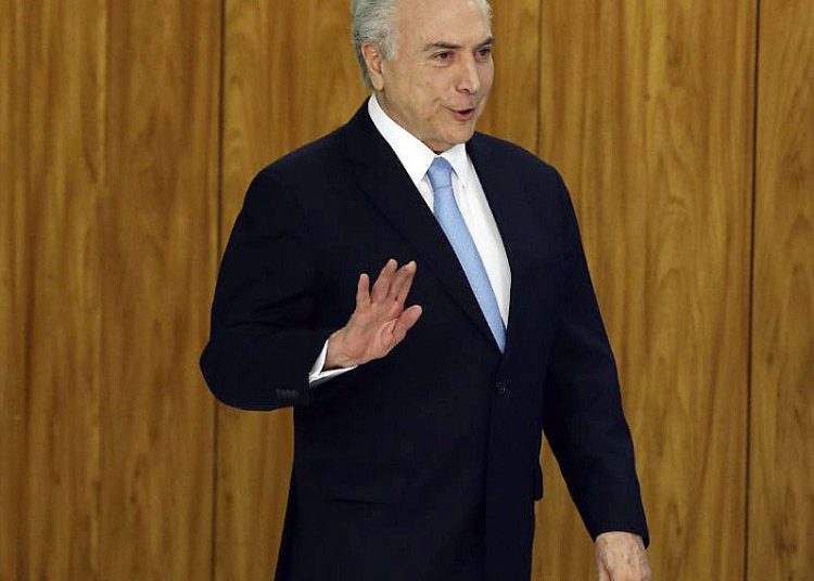 "É aí que os presidentes do executivo e do legislativo se encontram. Os dois disputam a partir de agora o protagonismo da regressão"