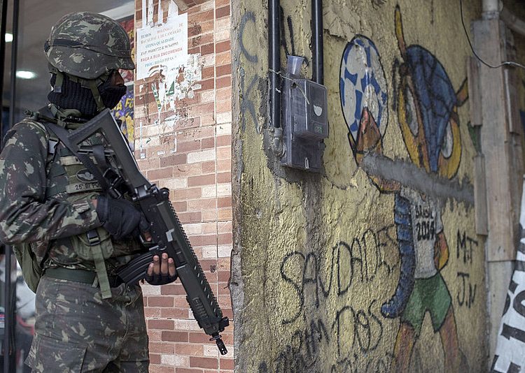 Wilson Witzel, atual governador do Rio, nos primeiros dias de seu governo declarou que “a polícia tem que atirar na cabecinha”