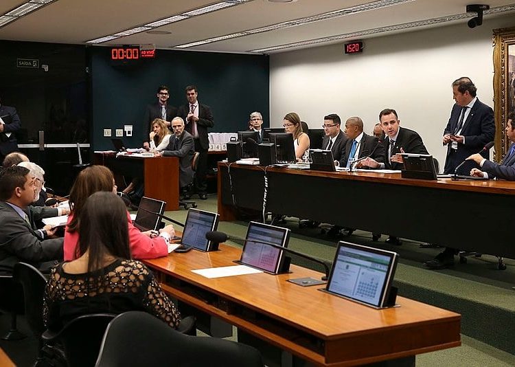 Comissão de Constituição e Justiça da Câmara (CCJ) reunida no último dia 3