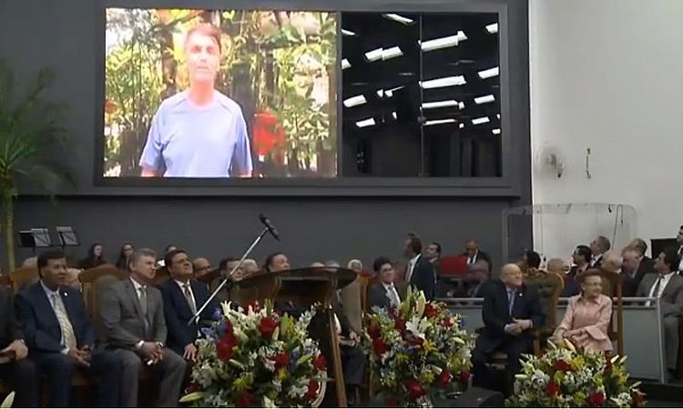 Vídeo de Bolsonaro fazendo campanha divulgado em igreja evangélica