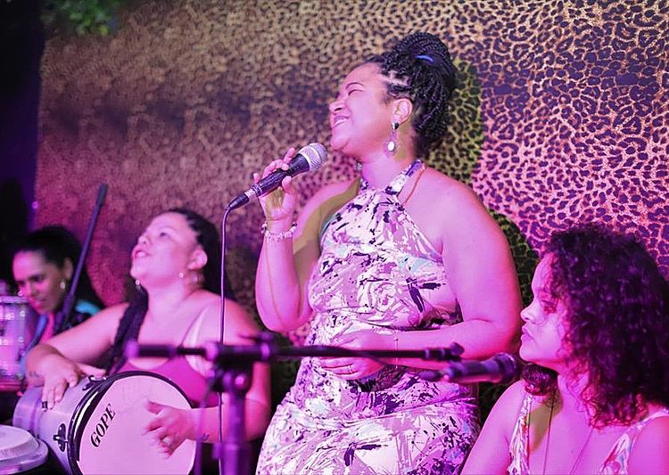 O grupo Samba de Dandara traz a temática feminista para as rodas de samba