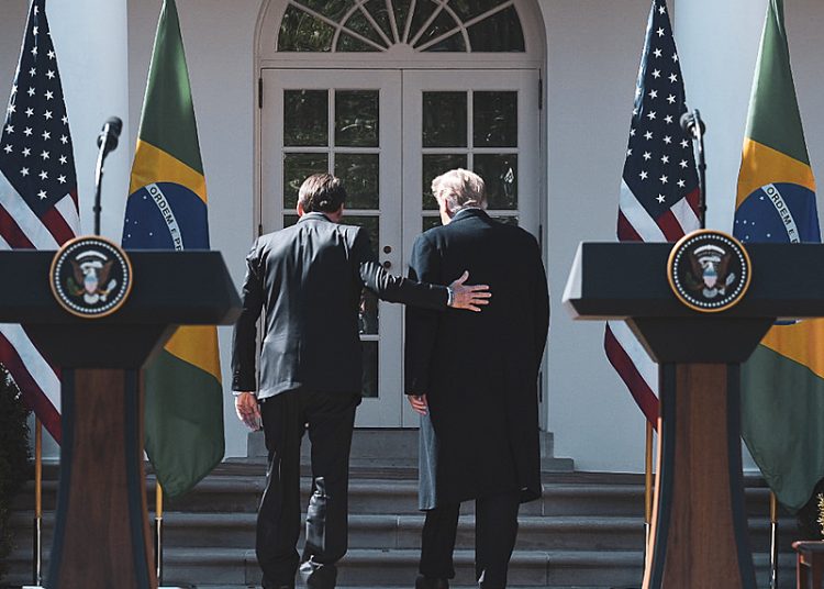trump e bolsonaro na casa branaca
