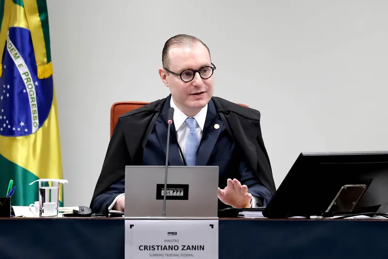 Com voto de Zanin, Bolsonaro é condenado por 4 x 1 por trama golpista