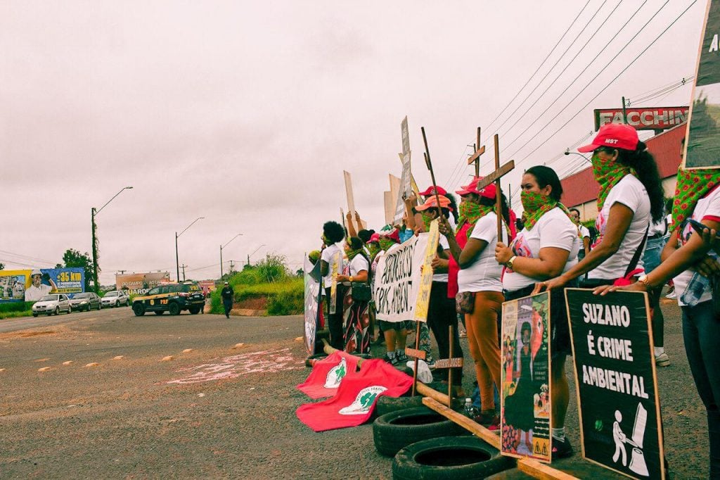 Women led occupation in eucalyptus plantations in the state of Espírito Santo.