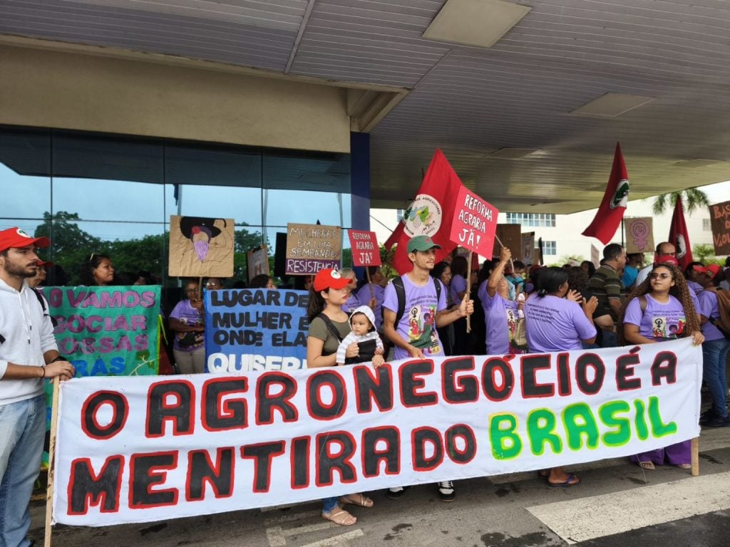 A protest in the Legislative Assembly of Mato Grosso.