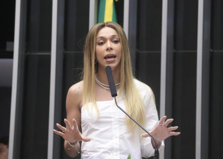 O tempo está passando mais rápido para pessoas trans