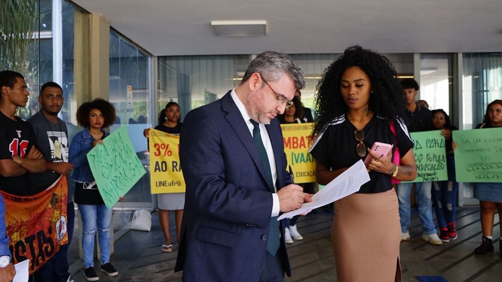 Uneafro Ocupa MEC por CPOP inclusivo e justo