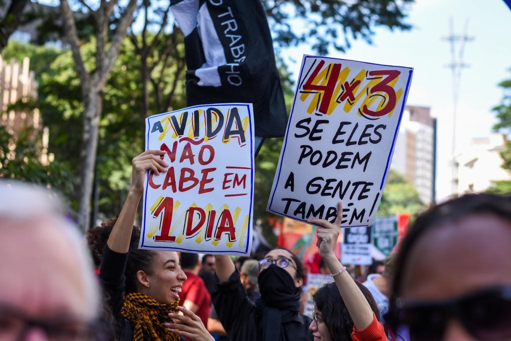 Trabalhadores e trabalhadoras protestam contra a escala 6x1
