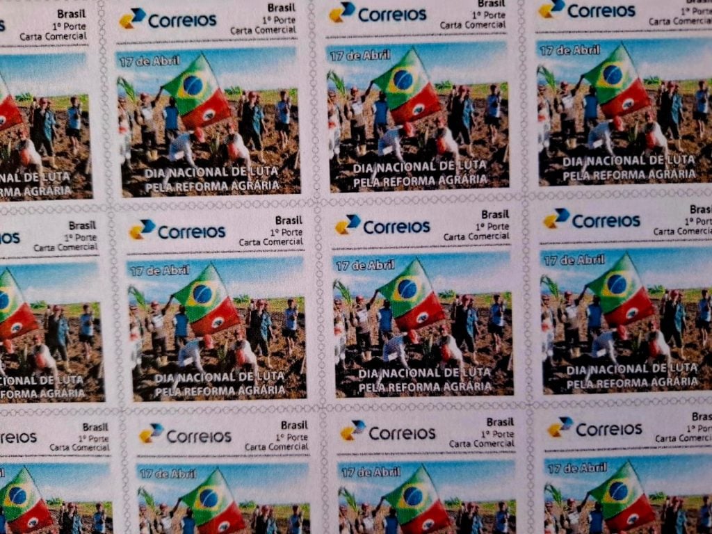 Selos dos Correios em parceria com MST homenageiam Dia Nacional da Luta por Terra