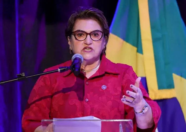 L'insediamento del Ministro delle Donne diventa un atto di sostegno a Marina Silva