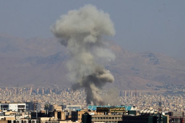 Jornalista iraniano classifica ataques de Israel como 'covardia de regime terrorista'