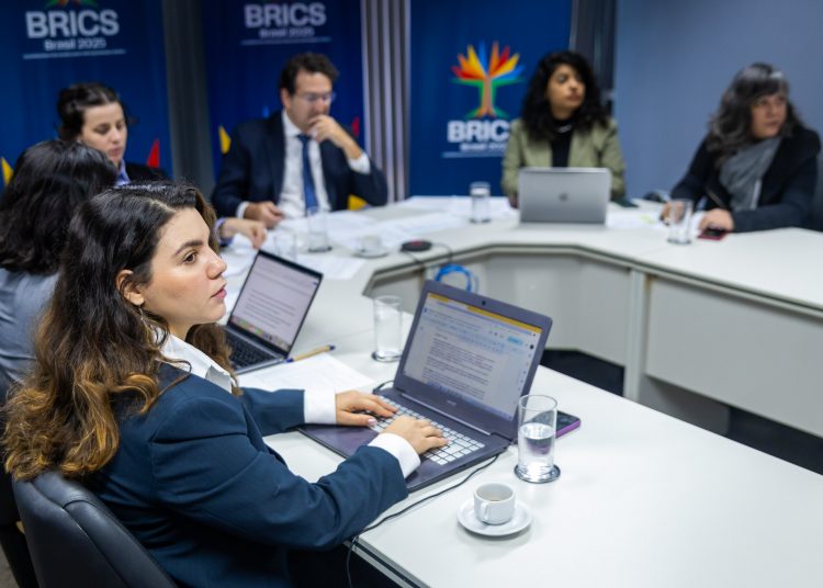 Participação popular: sociedade civil entrega propostas aos chefes de Estado do Brics