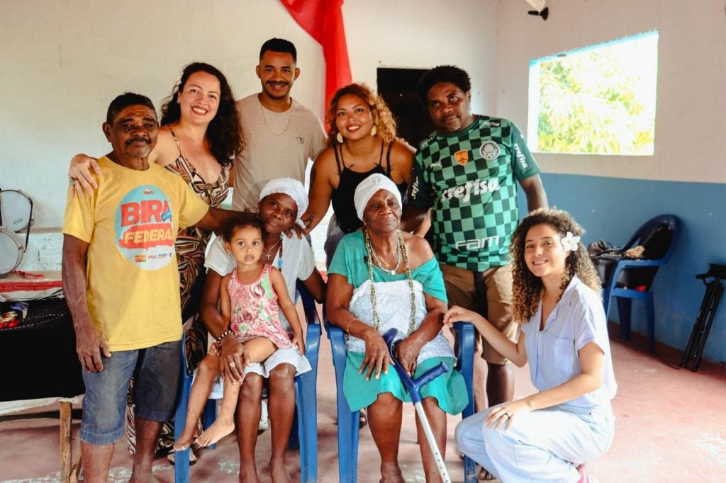 Comunidades e terreiros preservam a cultura popular que vai de ensaios, apresentações, batizados até a matança de bois