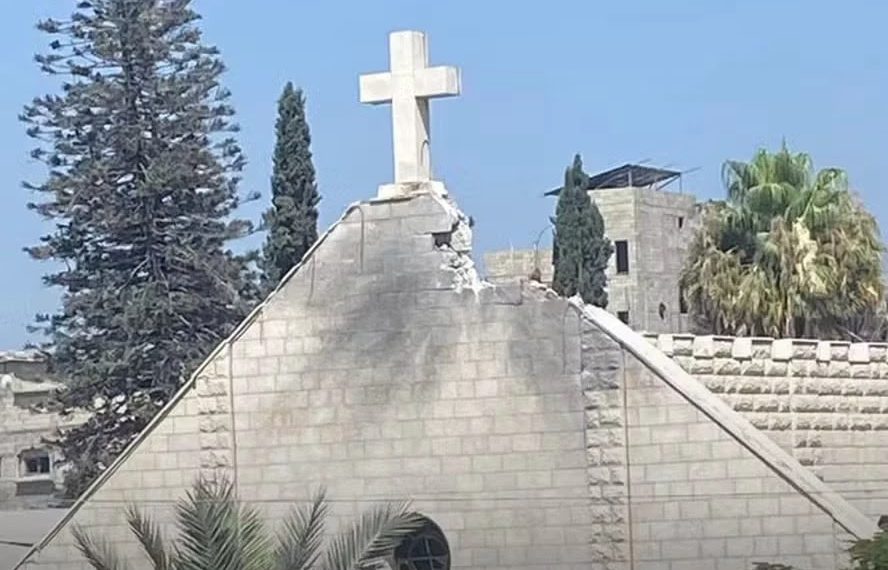 Ataque a Igreja da Sagrada Família deixou três mortos, 11 feridos e uma ferida que deve custar a cicatrizar-se