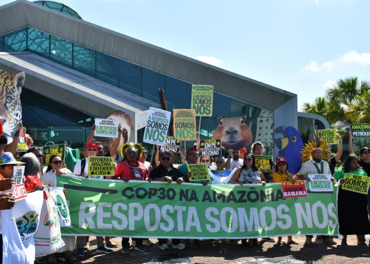 Presidente da COP30 promete ir à Cúpula dos Povos e levar declaração dos movimentos à conferência