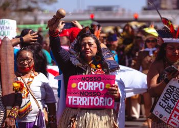 A resistência tem rosto: mulheres indígenas na luta em defesa de seus povos e territórios 