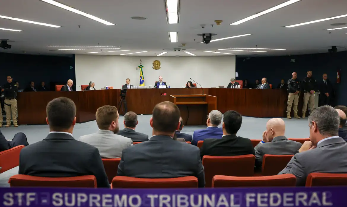 Apontado como chefe da organização criminosa, Bolsonaro ‘pode ser condenado a mais de 30 anos’, avalia advogado