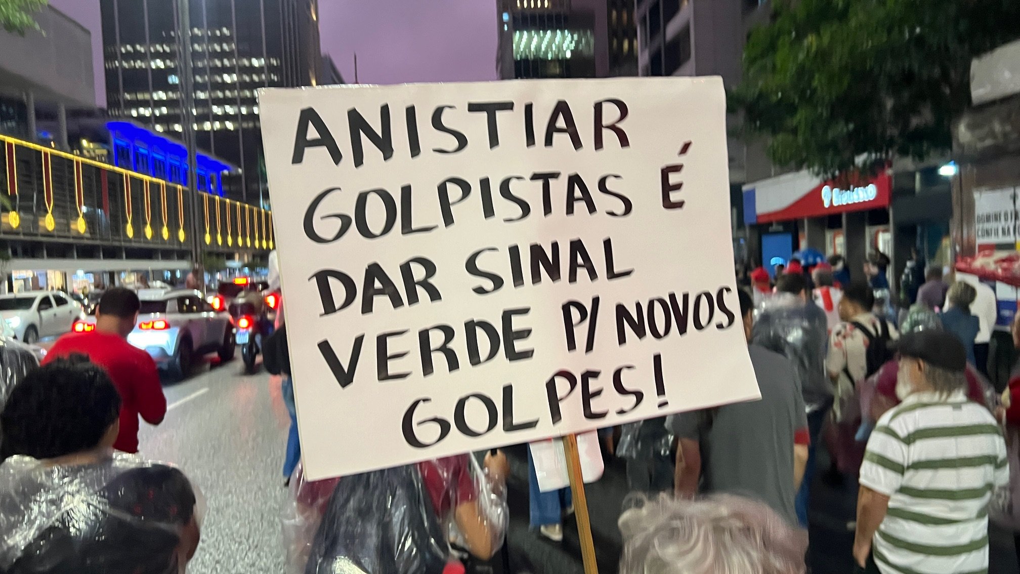 É preciso punir os golpistas, pois sem democracia não há livre exercício do jornalismo
