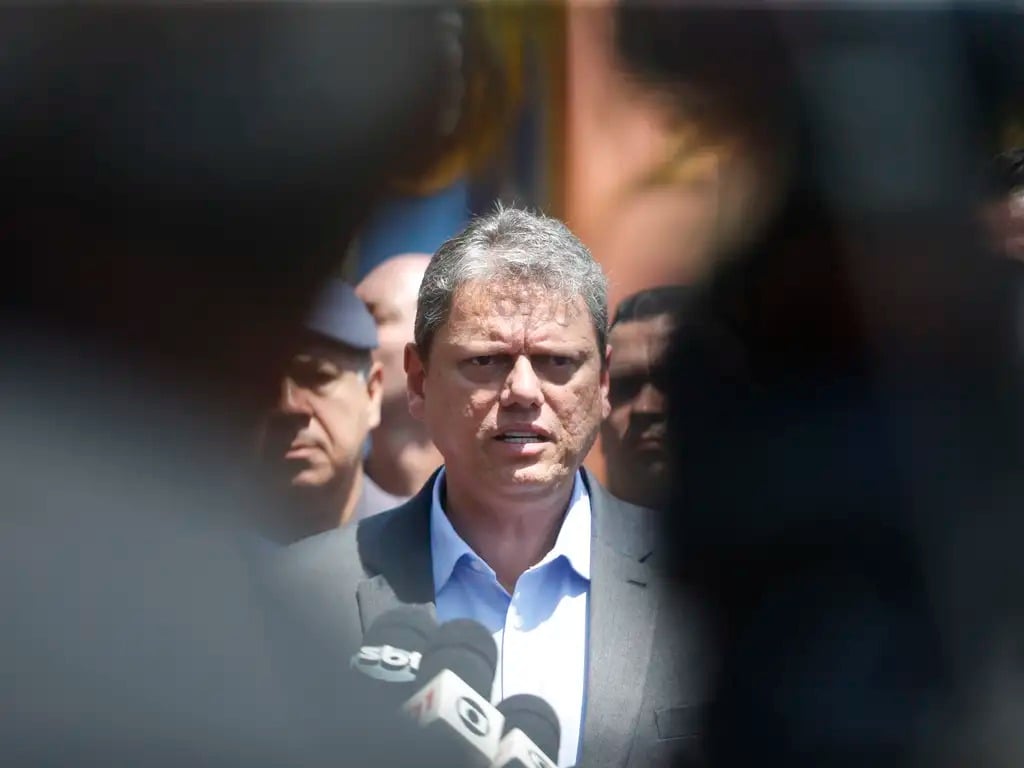 Reorganização da extrema direita terá jogo de tensões envolvendo Tarcísio e Bolsonaro até eleições de 2026